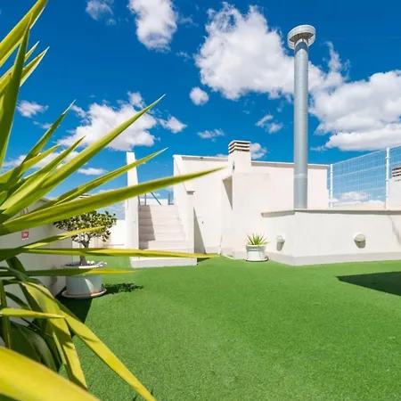 Rooftop Pool And Modern With Garage -